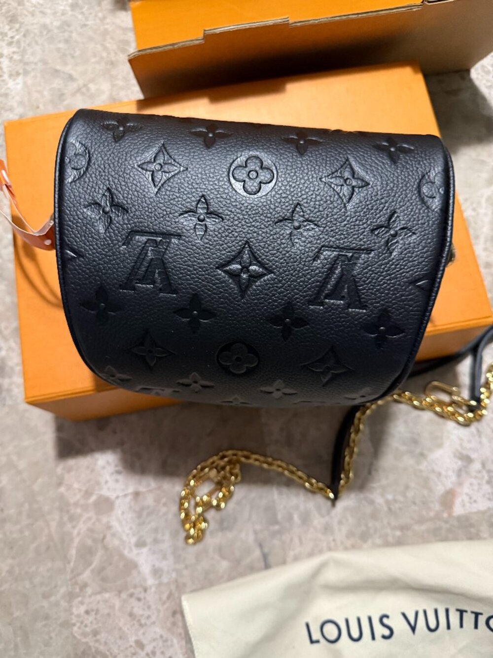 STUNNING Master Quality Fashion Leather Bumbag! All Black LOGO Leather w/LV BOX! - Picture 2 of 7
